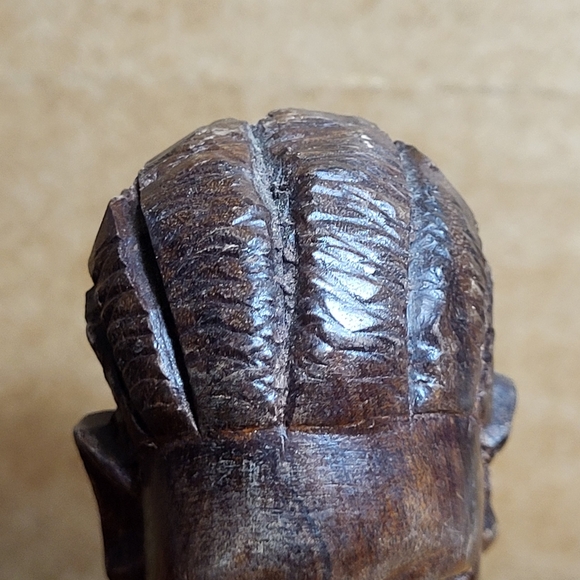 Vintage Pair of Hand Carved Wooden African Man and Woman Head Busts - Picture 12 of 17